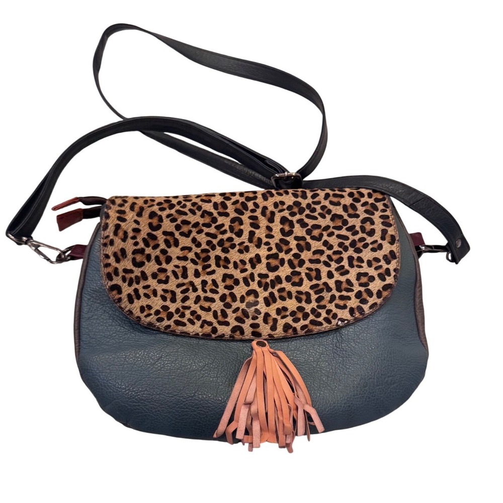 Soruka Lola Leather Crossbody Reversible Leopard Flap Colorblock Preloved
11x8x3
